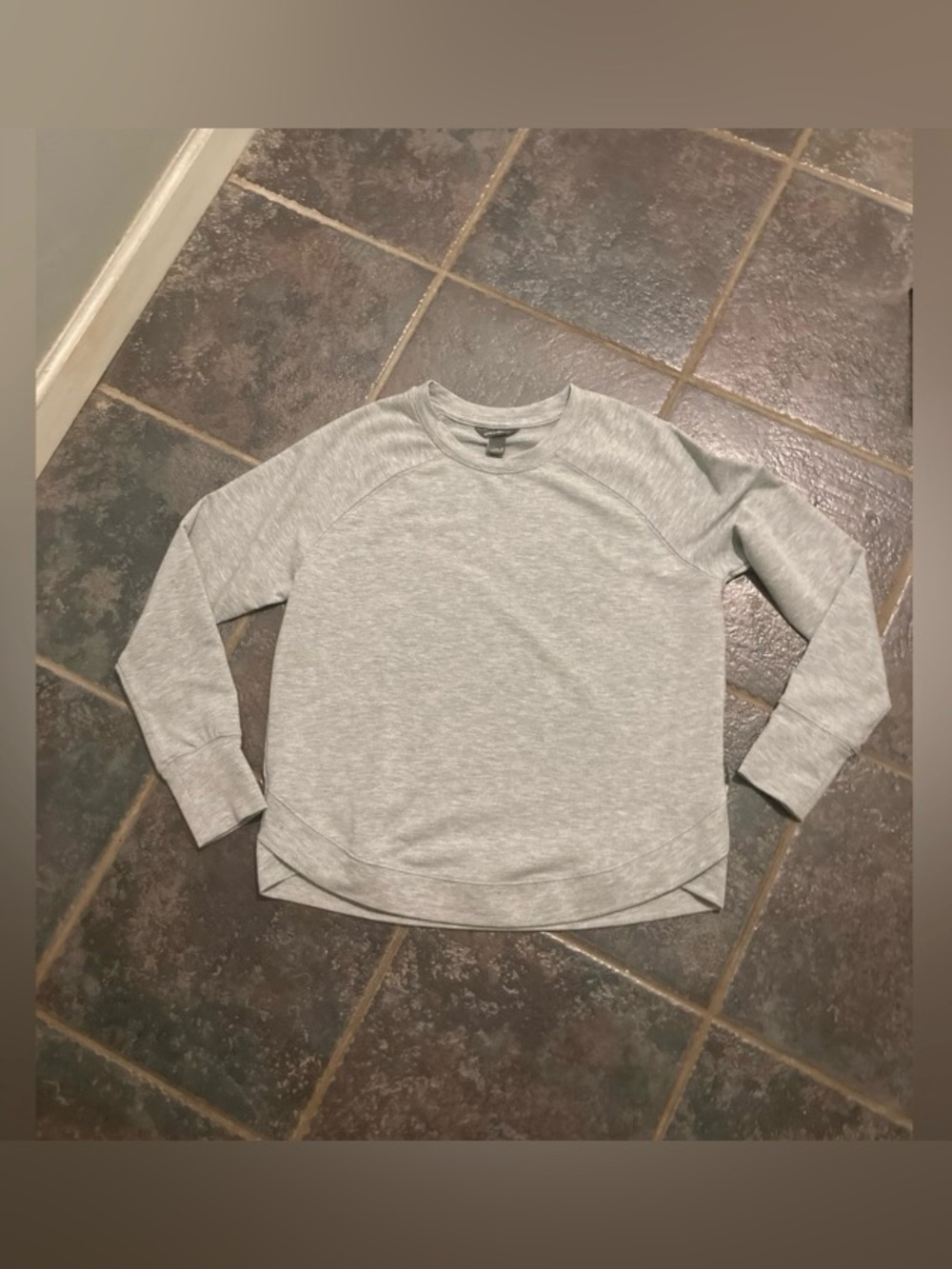 Eddie Bauer Light Gray Crewneck Sweatshirt Women’s Size S